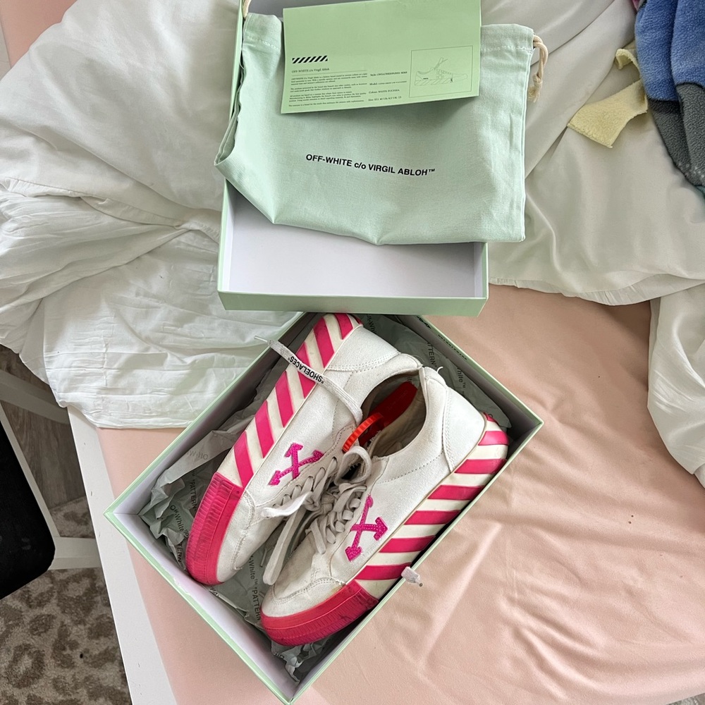OFF-WHITE VULCANIZED LOW-TOP SNEAKERS